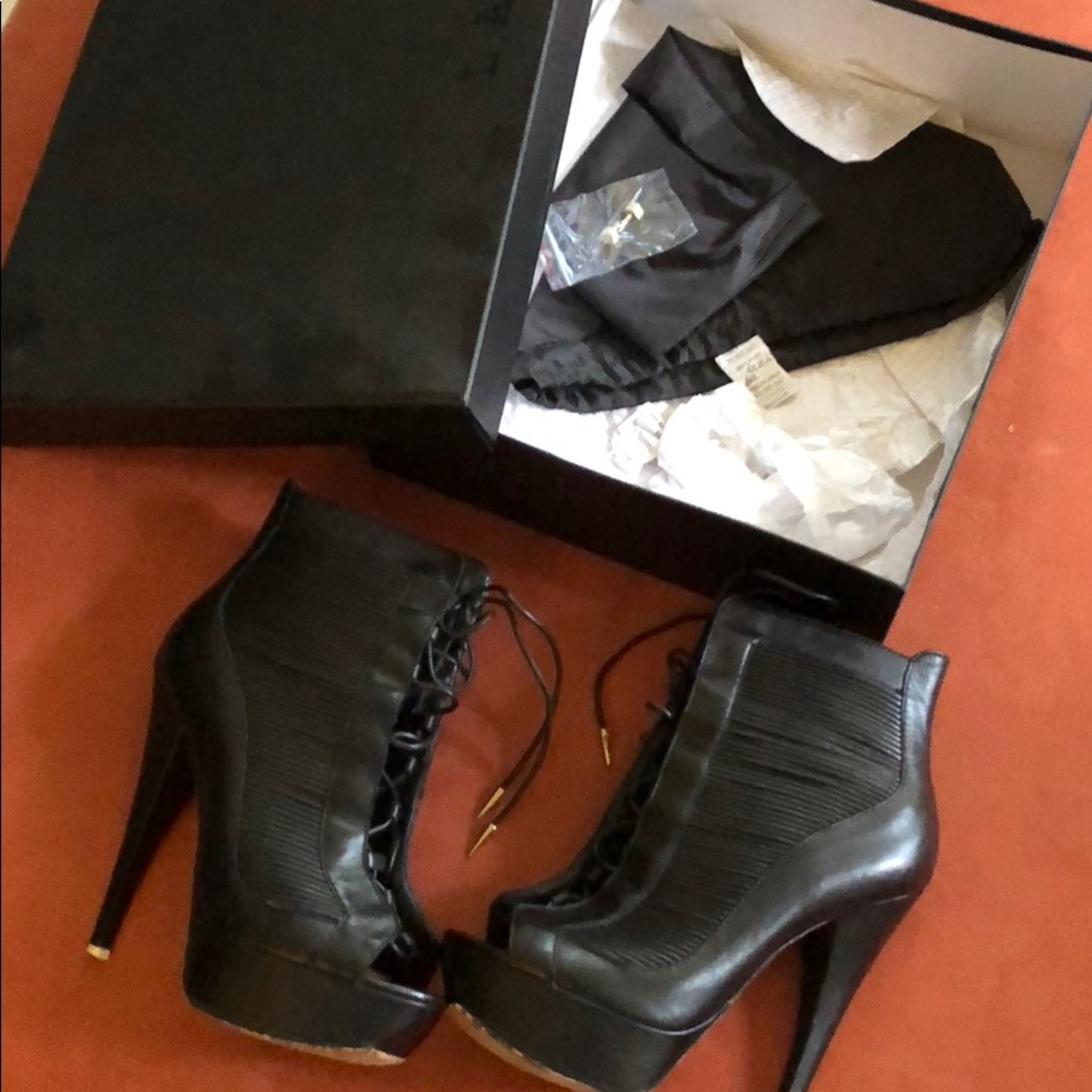 LAMB SHOES - Picture 3 of 4
